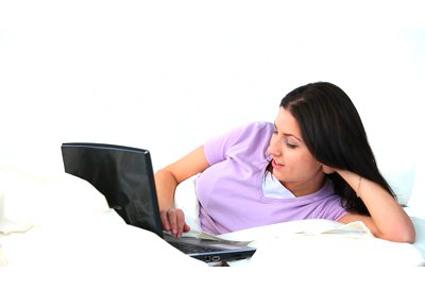 إمرأة تنشر صور كويتي الفاضحة بسبب عدم إعطائها المال